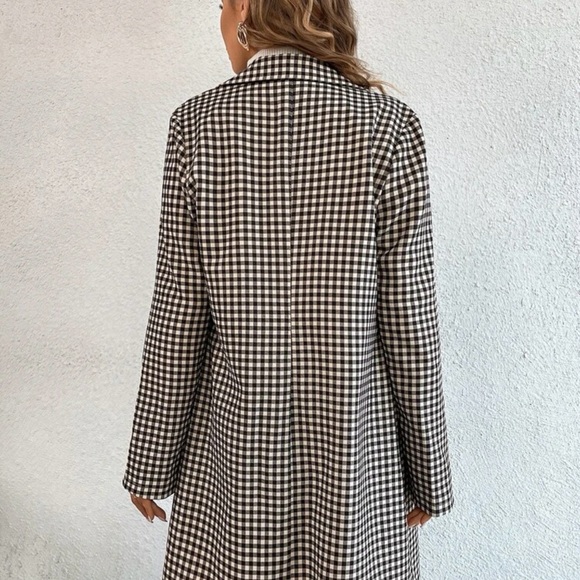 Gingham Print Flap Detail Blazer, size M - Picture 2 of 3